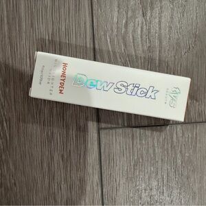 Muse Dew Stick Highlighter - Honeydew Glow